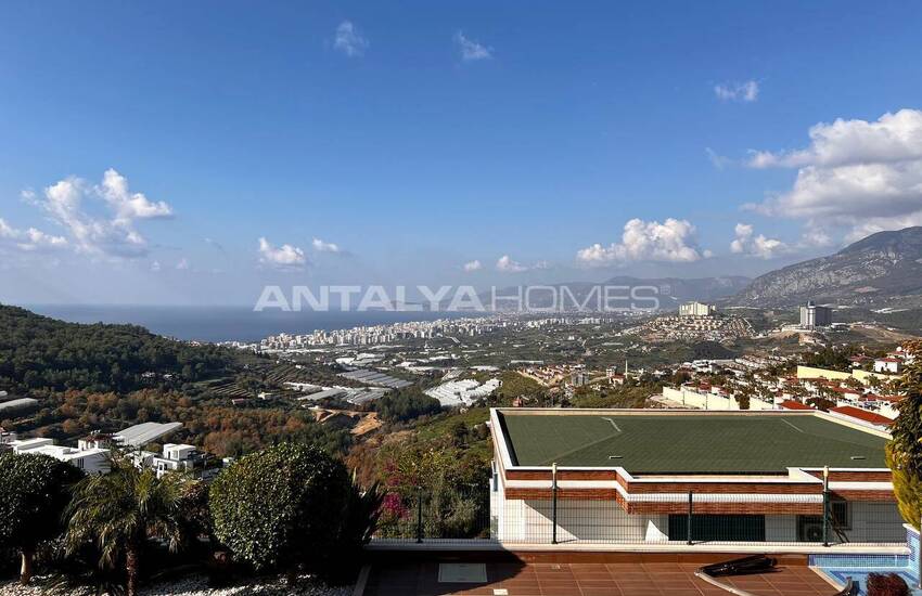 خانه شیک با منظره دریا و شهر در آلانیا 37