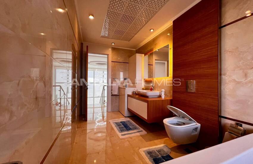 خانه شیک با منظره دریا و شهر در آلانیا 43