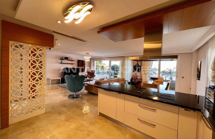 خانه شیک با منظره دریا و شهر در آلانیا 17