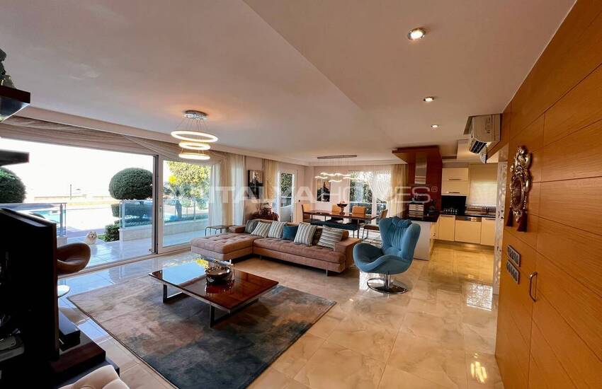 خانه شیک با منظره دریا و شهر در آلانیا 13