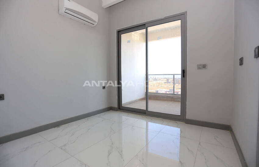 Antalya Altıntaş'ta Zengin Olanaklı Sitede Şık Daire 21