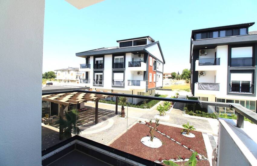 Manavgat'ta Havuzlu ve Otoparklı Daire 35