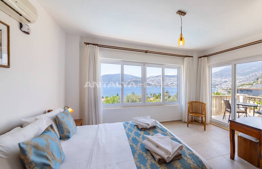 Kaş Kalkan'da Deniz Manzaralı Havuzlu 4+1 Villa 26