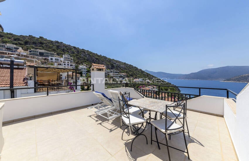 Kaş Kalkan'da Deniz Manzaralı Havuzlu 4+1 Villa 36