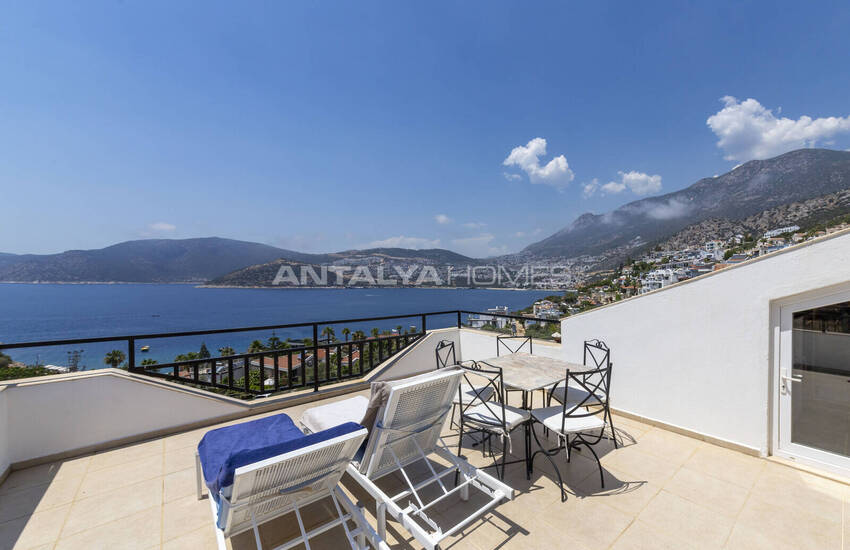 Kaş Kalkan'da Deniz Manzaralı Havuzlu 4+1 Villa 35