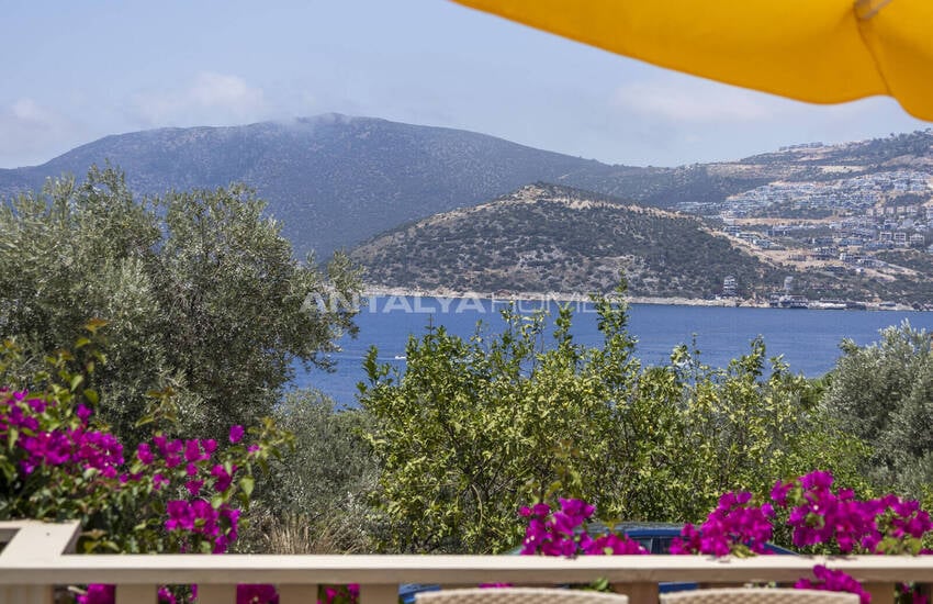 Kaş Kalkan'da Deniz Manzaralı Havuzlu 4+1 Villa 24