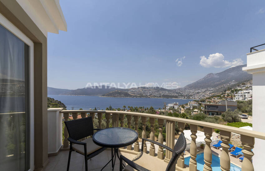 Kaş Kalkan'da Deniz Manzaralı Havuzlu 4+1 Villa 38