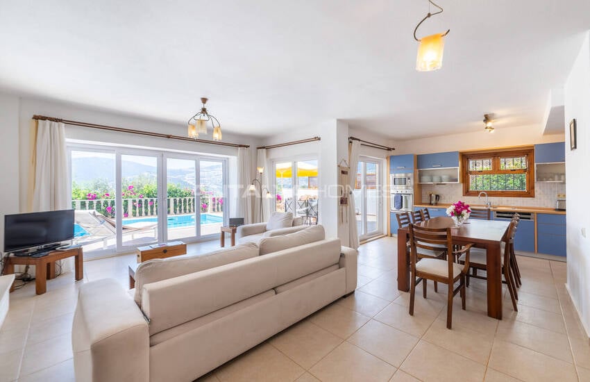 Kaş Kalkan'da Deniz Manzaralı Havuzlu 4+1 Villa 14