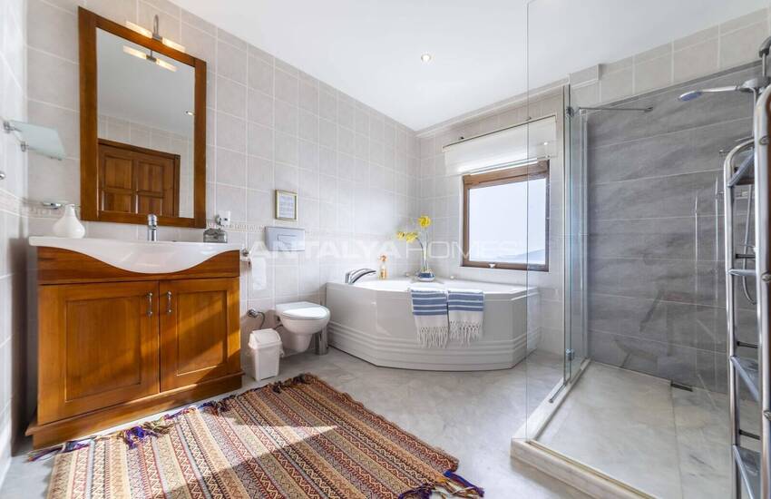 House with Pool Close to Beach in Kalkan 31