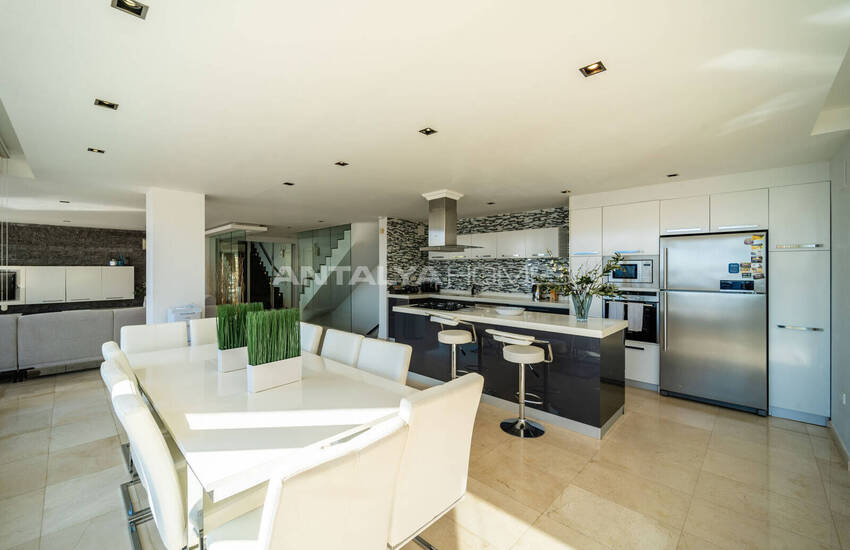 Kaş Kalkan'da Özel Havuzlu Deniz Manzaralı Villa 13