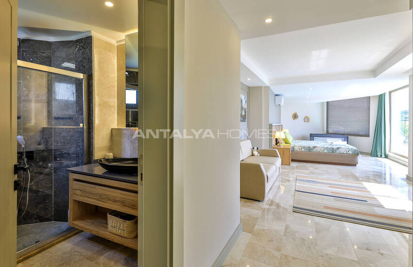 Kaş Kalkan'da Havuzlu ve Deniz Manzaralı Lüks 5+1 Villa 32