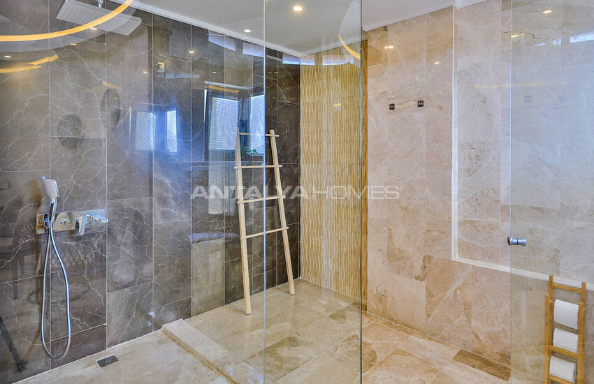 Kaş Kalkan'da Havuzlu ve Deniz Manzaralı Lüks 5+1 Villa 44