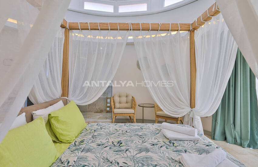 Kaş Kalkan'da Havuzlu ve Deniz Manzaralı Lüks 5+1 Villa 36