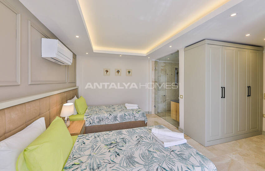 Kaş Kalkan'da Havuzlu ve Deniz Manzaralı Lüks 5+1 Villa 31