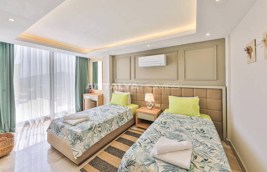 Kaş Kalkan'da Havuzlu ve Deniz Manzaralı Lüks 5+1 Villa 30
