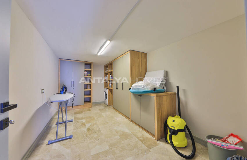 Kaş Kalkan'da Havuzlu ve Deniz Manzaralı Lüks 5+1 Villa 54