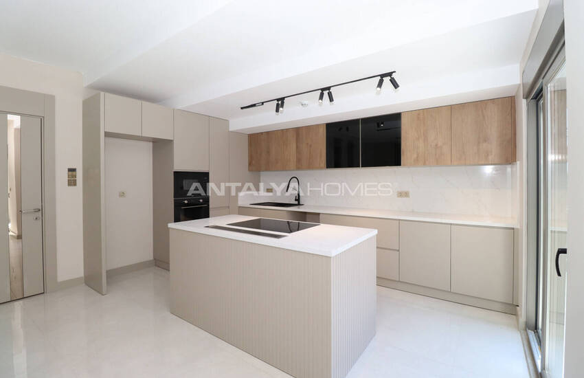 Apartments with Smart Home System Near the Sea in Antalya Lara 15