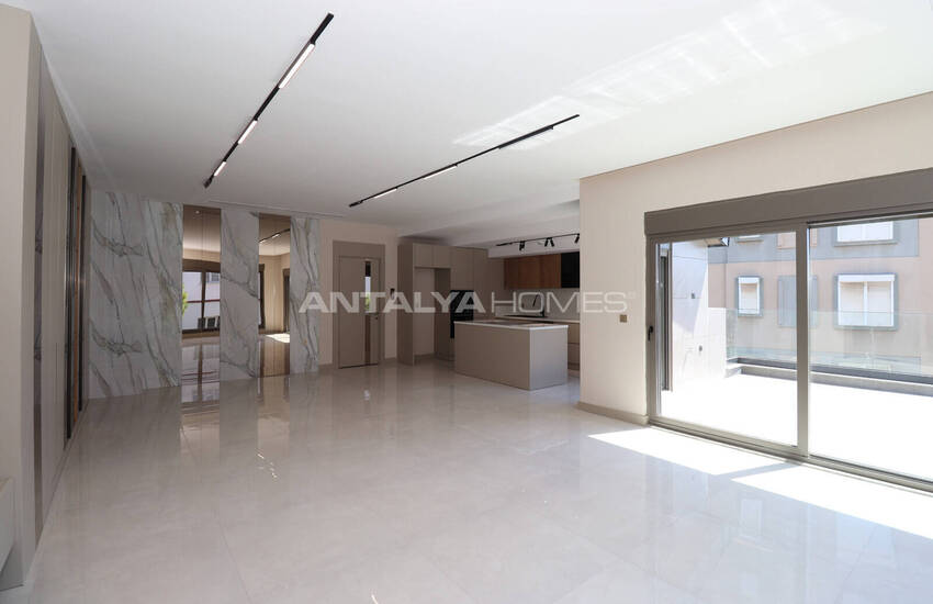 Apartments with Smart Home System Near the Sea in Antalya Lara 11