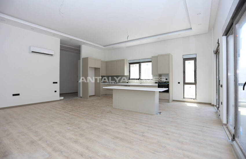 Detached House in an Exclusive Complex in Altıntaş 7