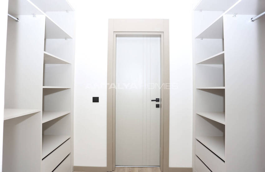 Detached House in an Exclusive Complex in Altıntaş 16