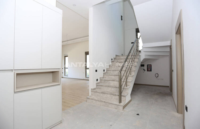 Detached House in an Exclusive Complex in Altıntaş 24