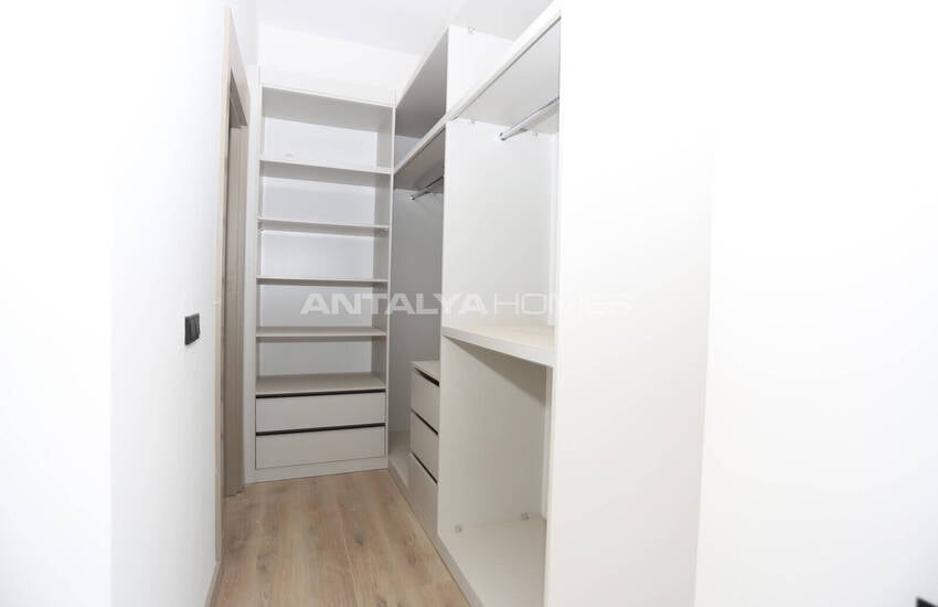 Detached House in an Exclusive Complex in Altıntaş 13