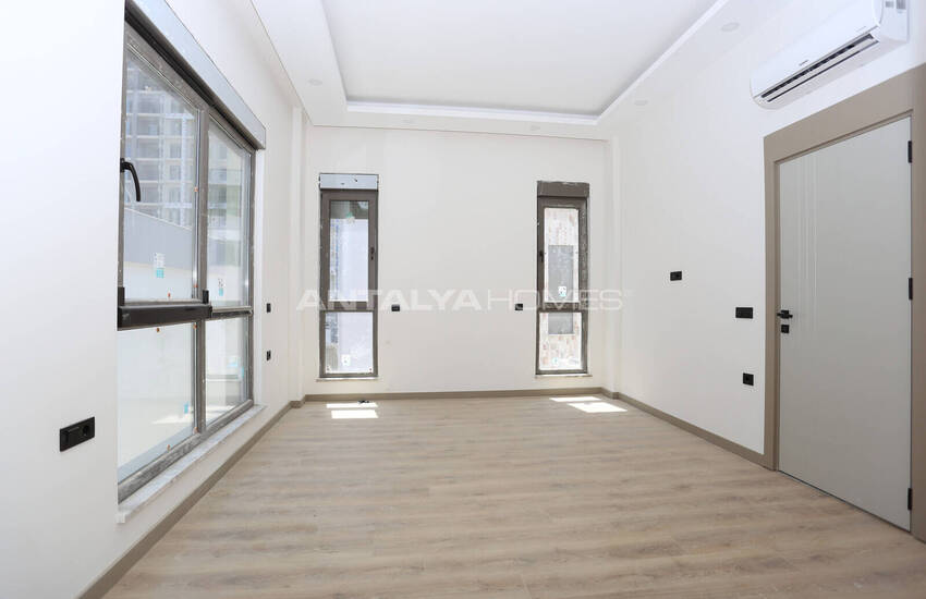Detached House in an Exclusive Complex in Altıntaş 14