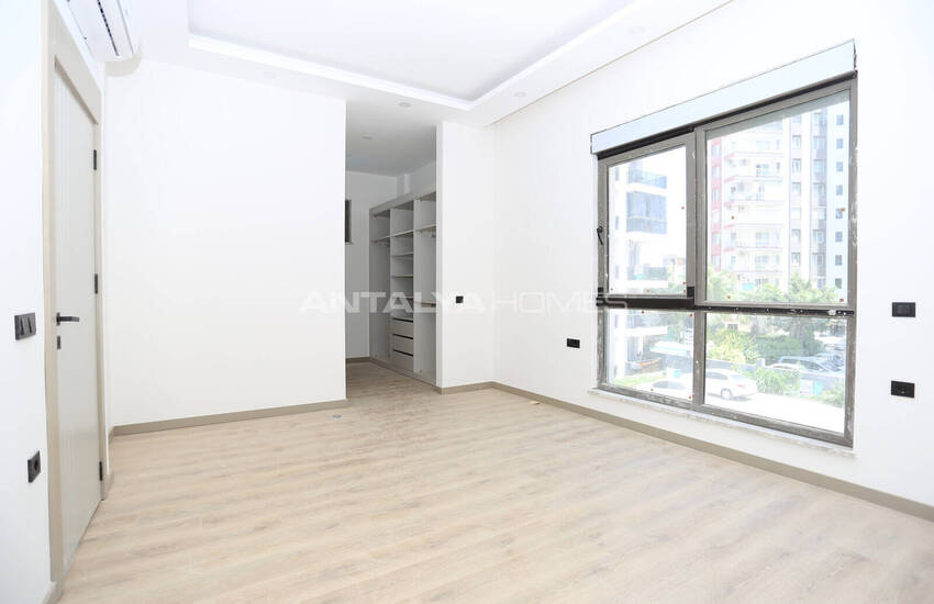 Detached House in an Exclusive Complex in Altıntaş 18