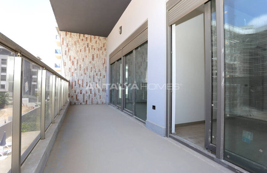 Detached House in an Exclusive Complex in Altıntaş 23
