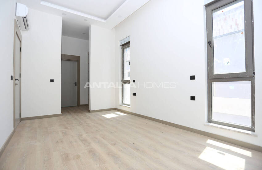 Detached House in an Exclusive Complex in Altıntaş 15