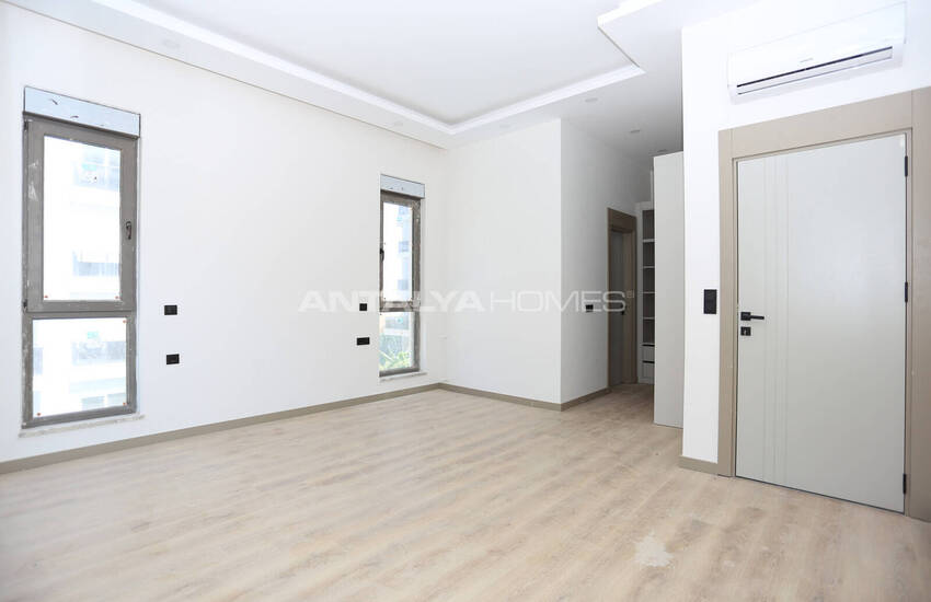 Detached House in an Exclusive Complex in Altıntaş 11