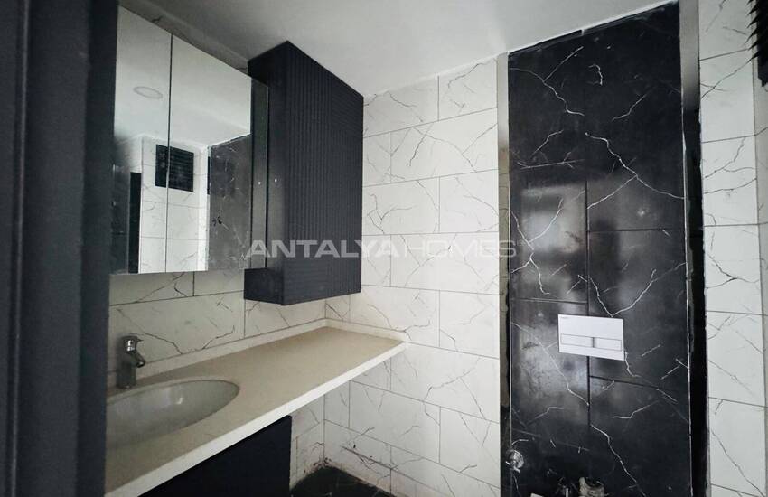 Alanya Merkezinde Havuzlu Sitede Şık Daireler 30