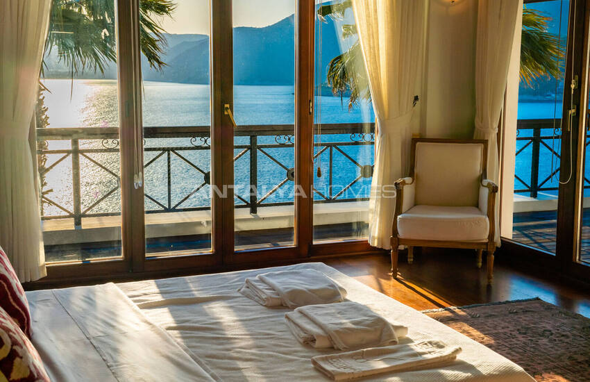 Beachfront House with Beach Access and Pool in Kalkan 47