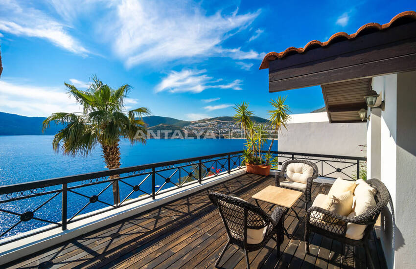 Beachfront House with Beach Access and Pool in Kalkan 64