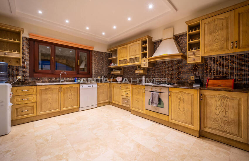 Beachfront House with Beach Access and Pool in Kalkan 39