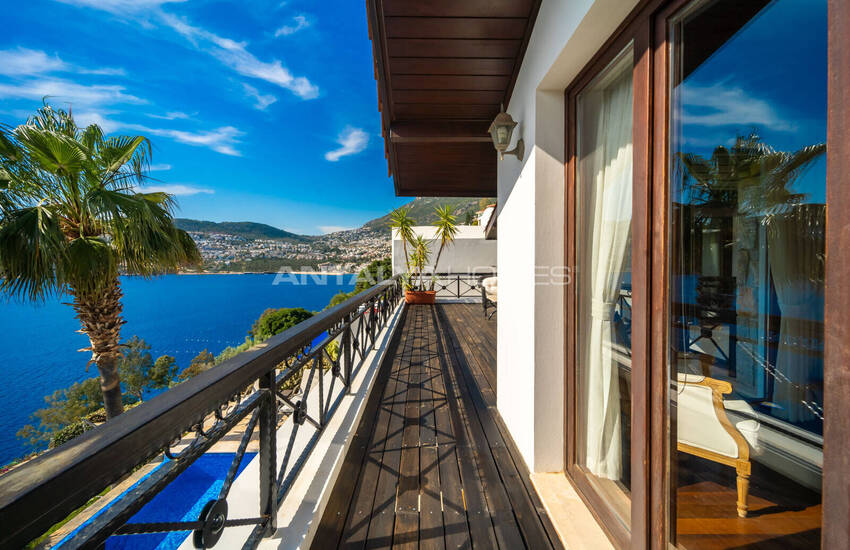 Beachfront House with Beach Access and Pool in Kalkan 67
