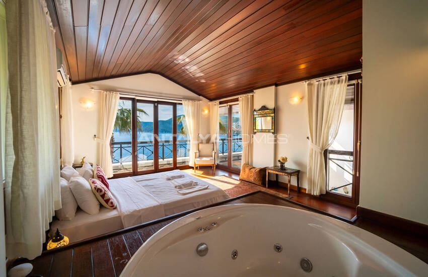 Beachfront House with Beach Access and Pool in Kalkan 42