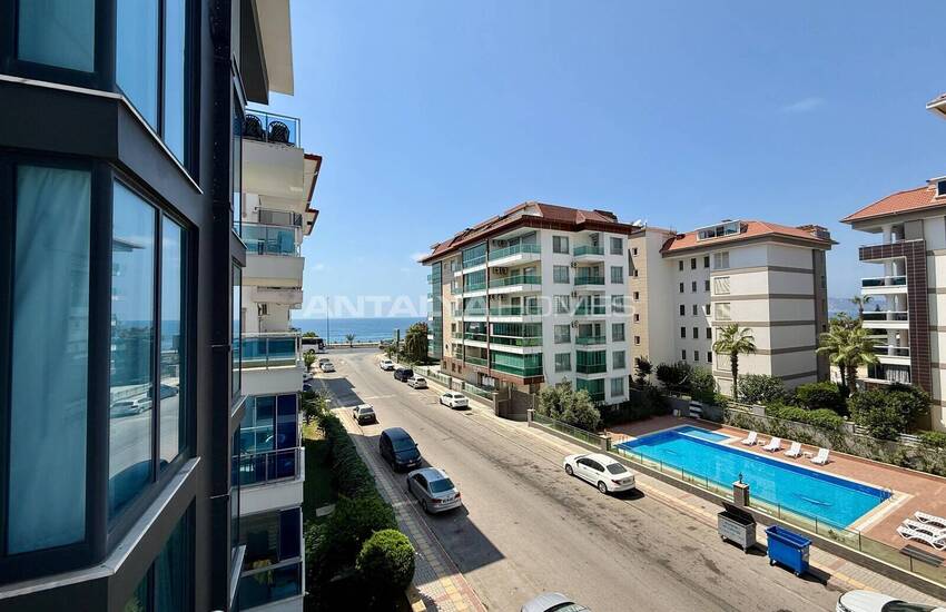 Apartment Steps Away From the Sea in Alanya