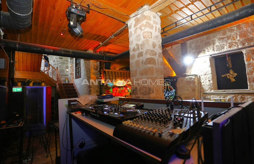 Bureau Commercial Dans Un Quartier Animé De Kaleiçi, Antalya 5