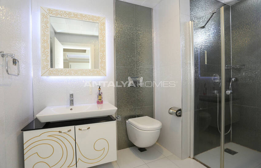 Antalya Konyaaltı’nda Havuz Manzaralı Eşyalı 2+1 Daire 26