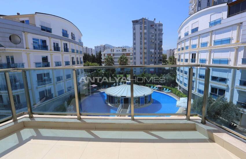 Antalya Konyaaltı’nda Havuz Manzaralı Eşyalı 2+1 Daire 25
