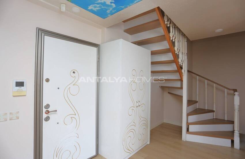 Antalya Konyaaltı’nda Havuz Manzaralı Eşyalı 2+1 Daire 18