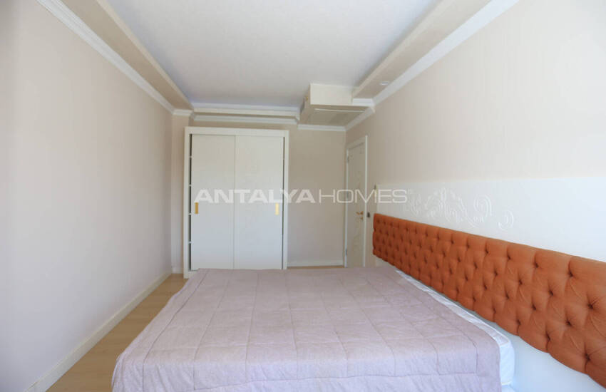 Antalya Konyaaltı’nda Havuz Manzaralı Eşyalı 2+1 Daire 20