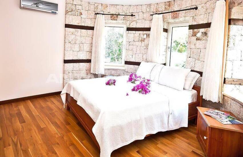 Kaş'ta Yatırım Potansiyeli Olan Deniz Manzaralı Gayrimenkul 18