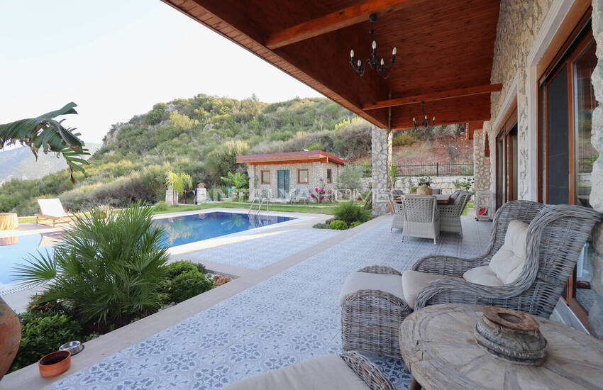 House with Pool Intertwined with Nature in Antalya Adrasan 38