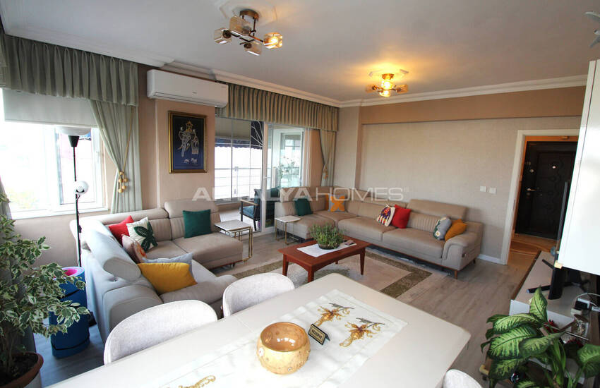 3-комнатная квартира с видом на море в центре Лары 7