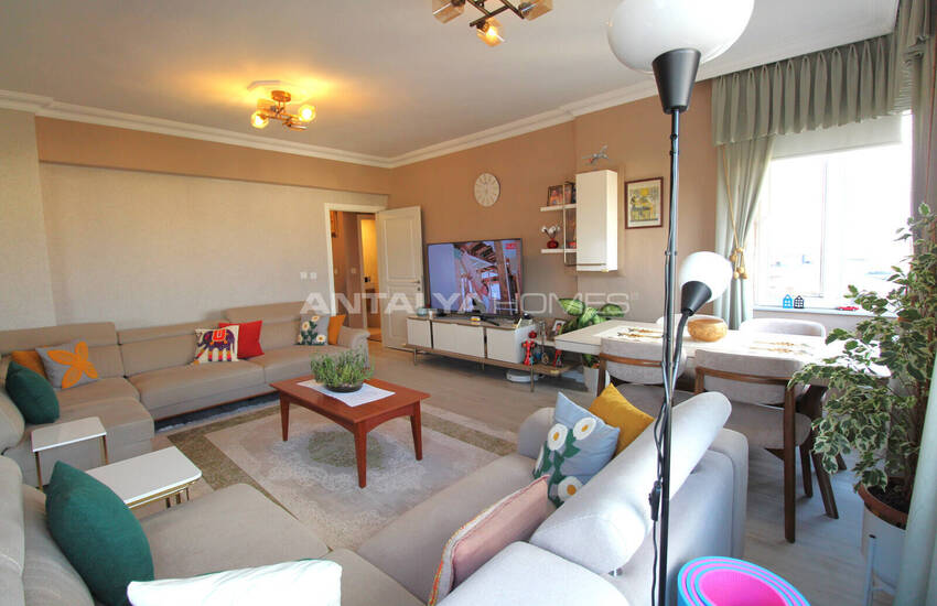 3-комнатная квартира с видом на море в центре Лары 6