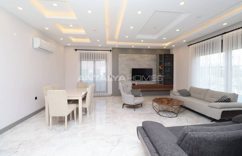 Antalya Döşemealtı'nda Havuzlu ve Dağ Manzaralı Ev 12