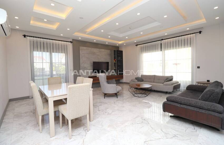 Antalya Döşemealtı'nda Havuzlu ve Dağ Manzaralı Ev 11