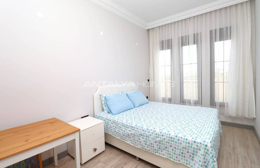 Antalya Döşemealtı'nda Havuzlu ve Dağ Manzaralı Ev 17